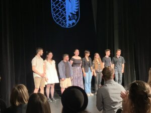 b2 (8)