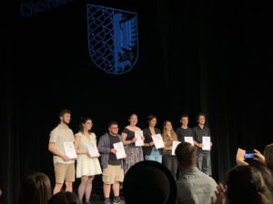 b2 (9)